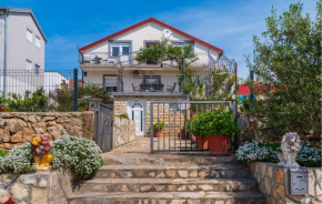 3 Bedroom Awesome Apartment In Maslenica